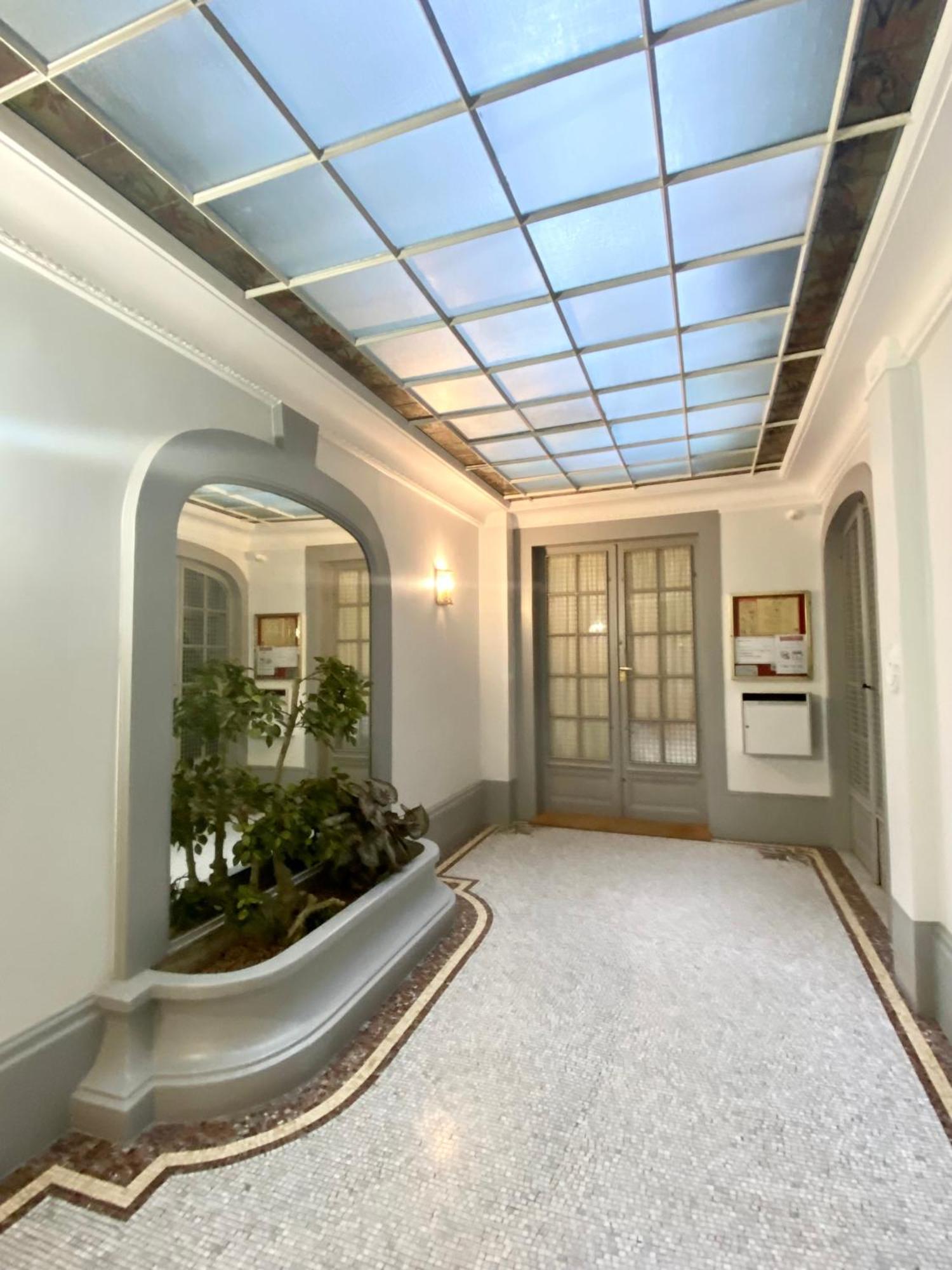 Studio Chic Paris Tour Eiffel Near Eiffel Tower 7Th Floor Екстер'єр фото